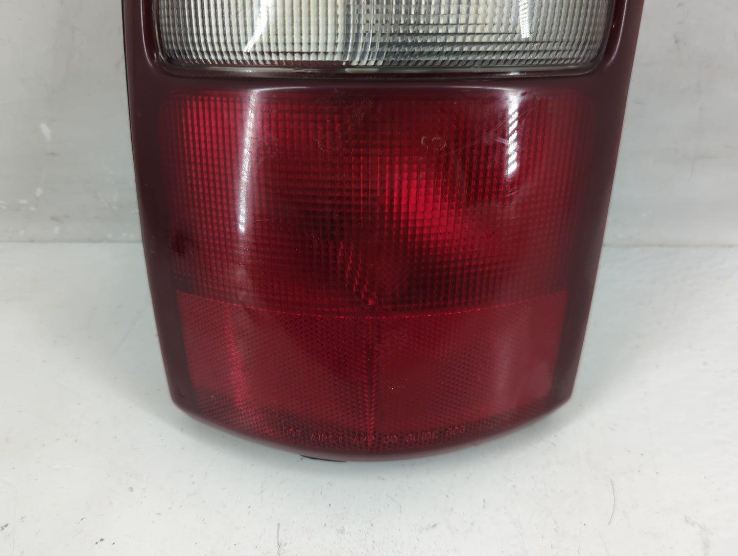 2000-2003 Chevrolet Tahoe Tail Light Assembly Driver Left OEM P/N:16525375 Fits Fits 2000 2001 2002 2003 OEM Used Auto Parts