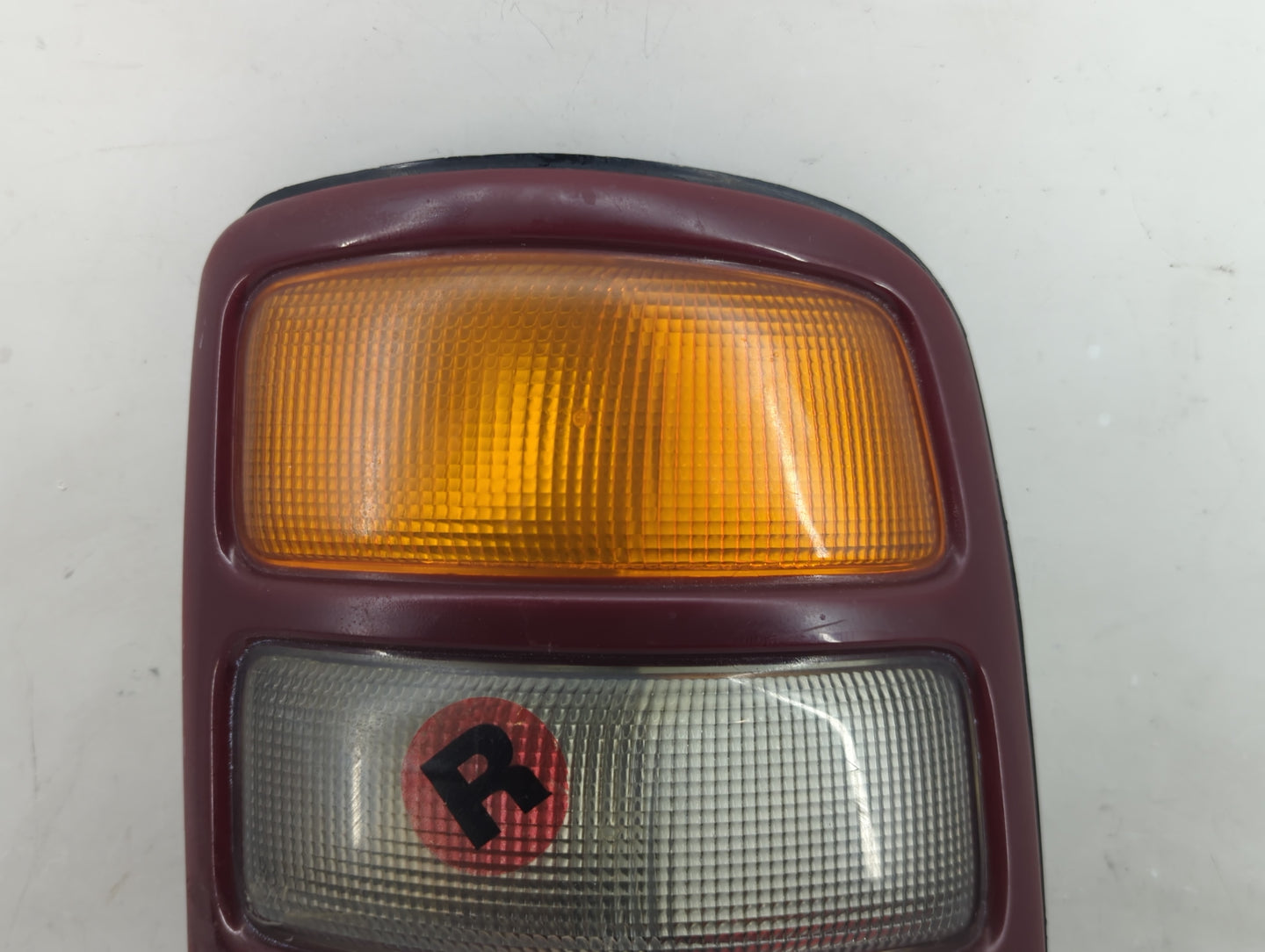 2000-2003 Chevrolet Tahoe Tail Light Assembly Passenger Right OEM P/N:16525376 Fits Fits 2000 2001 2002 2003 OEM Used Auto P
