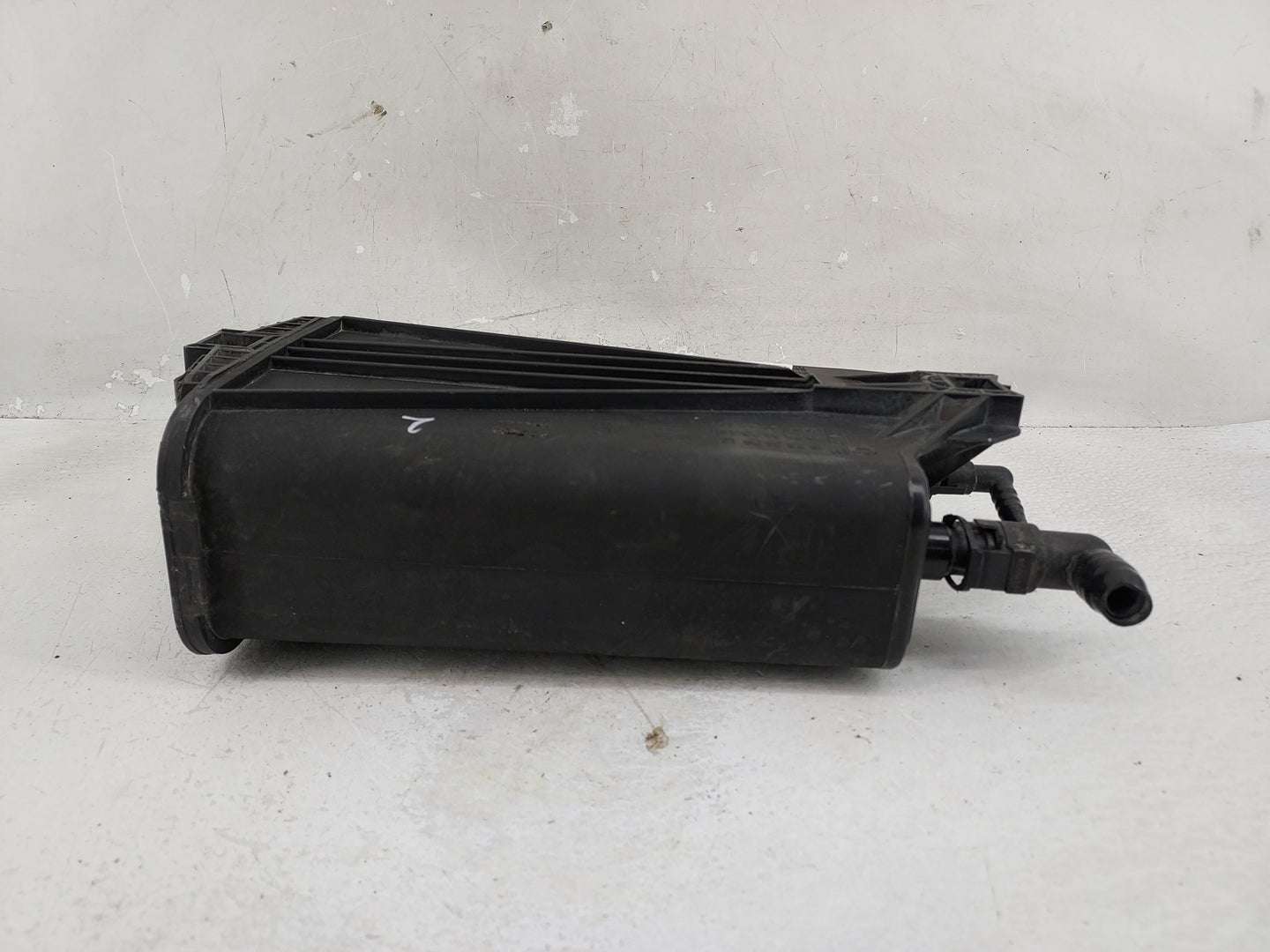 2003 Chevrolet Tahoe Fuel Vapor Charcoal Canister - Oemusedautoparts1.com