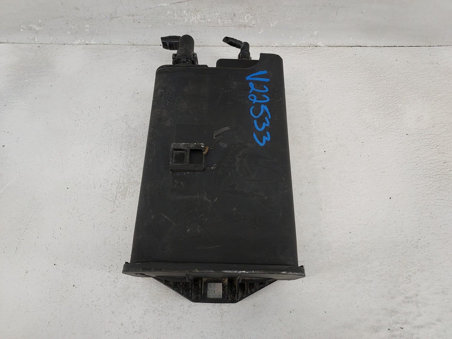2003 Chevrolet Tahoe Fuel Vapor Charcoal Canister - Oemusedautoparts1.com