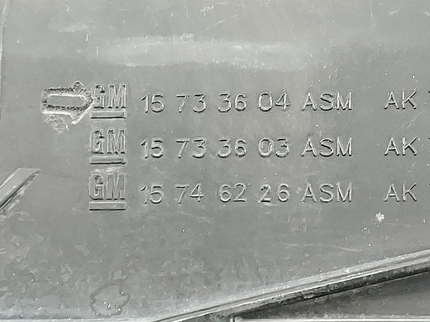 2003 Chevrolet Tahoe Fuel Vapor Charcoal Canister - Oemusedautoparts1.com