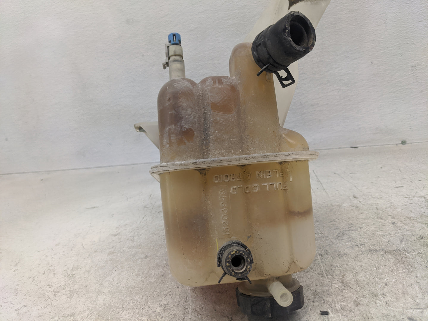 2003 Chevrolet Tahoe Windshield Washer Fluid Reservoir Bottle Oem - Oemusedautoparts1.com