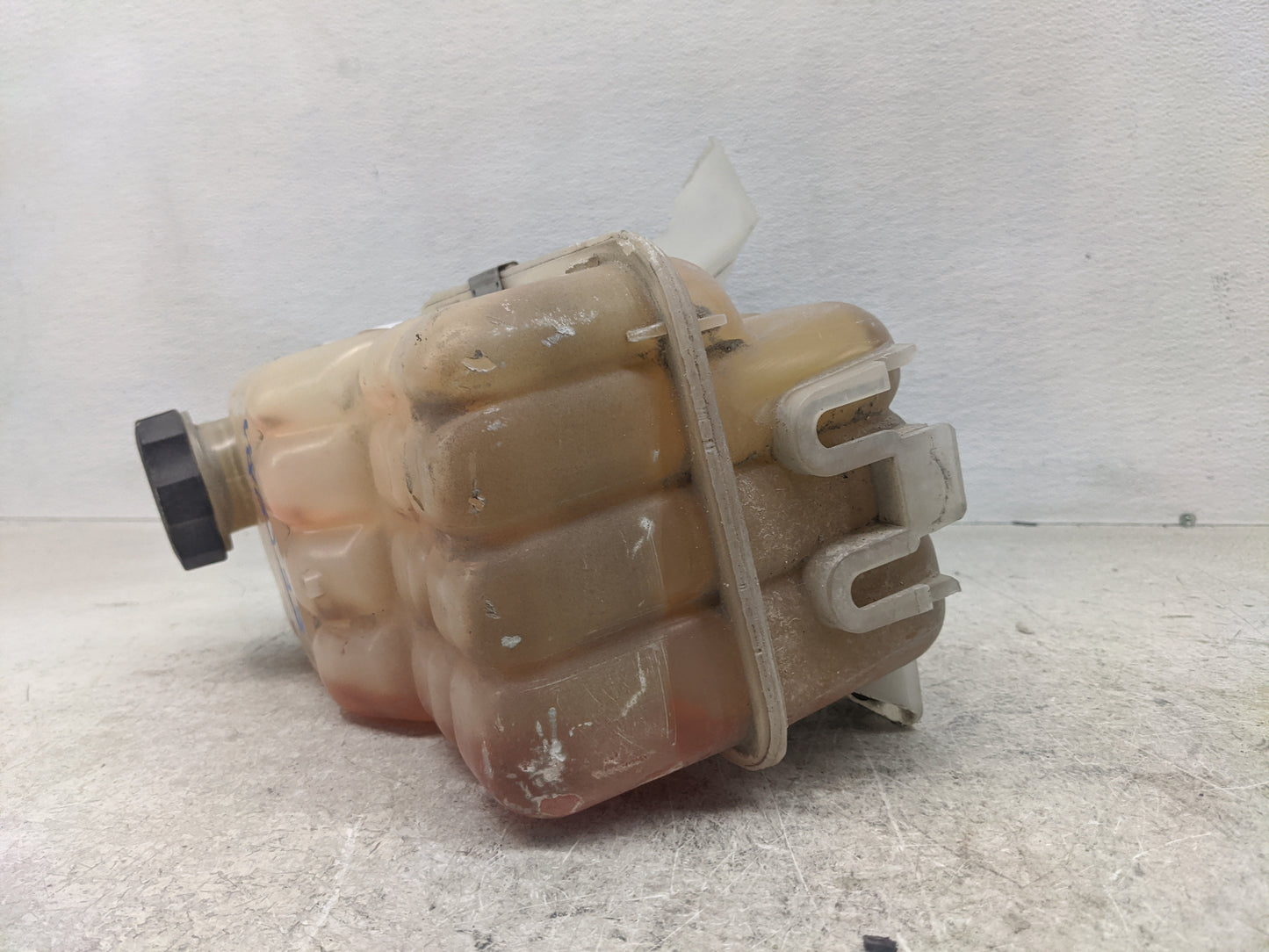 2003 Chevrolet Tahoe Windshield Washer Fluid Reservoir Bottle Oem - Oemusedautoparts1.com