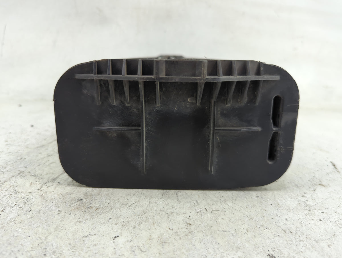 2003 Chevrolet Tahoe Fuel Vapor Charcoal Canister - Oemusedautoparts1.com