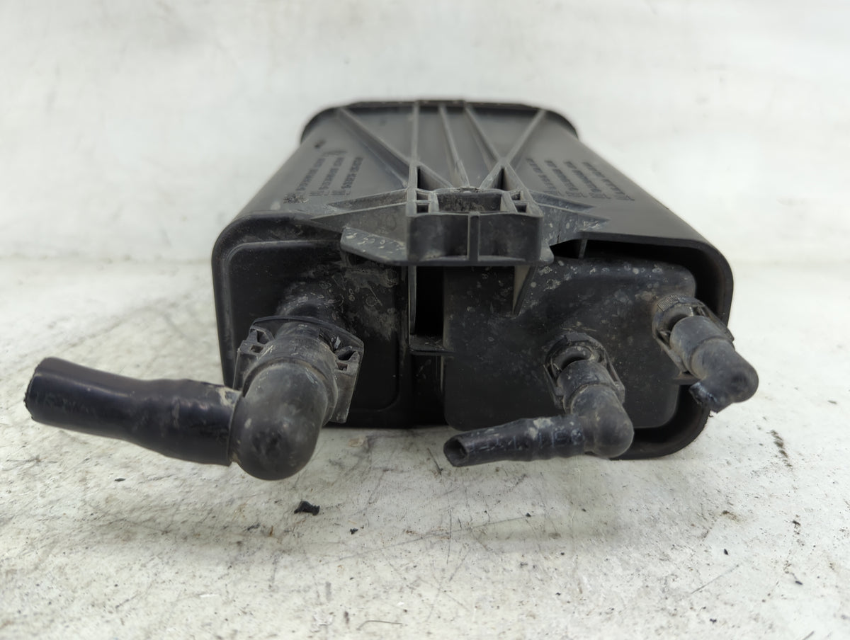 2003 Chevrolet Tahoe Fuel Vapor Charcoal Canister - Oemusedautoparts1.com