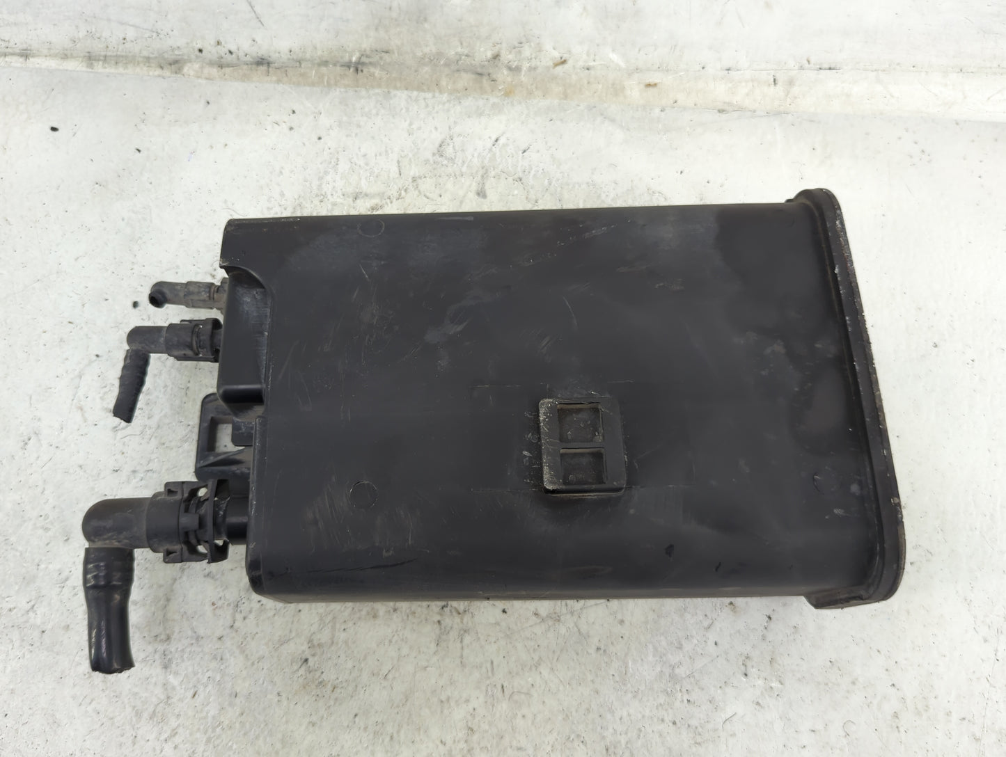 2003 Chevrolet Tahoe Fuel Vapor Charcoal Canister - Oemusedautoparts1.com