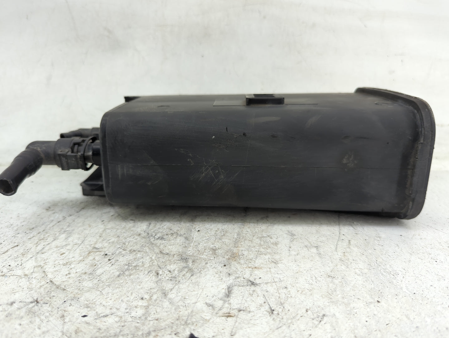 2003 Chevrolet Tahoe Fuel Vapor Charcoal Canister - Oemusedautoparts1.com
