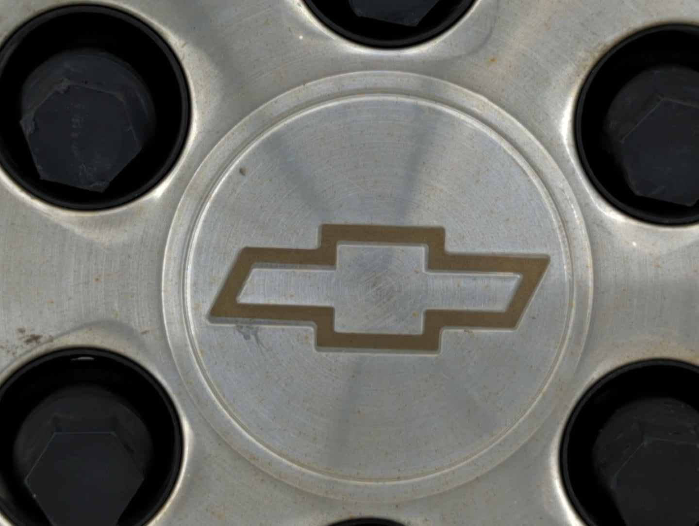 2003 Chevrolet Tahoe Rim Wheel Center Cap Silver - Oemusedautoparts1.com