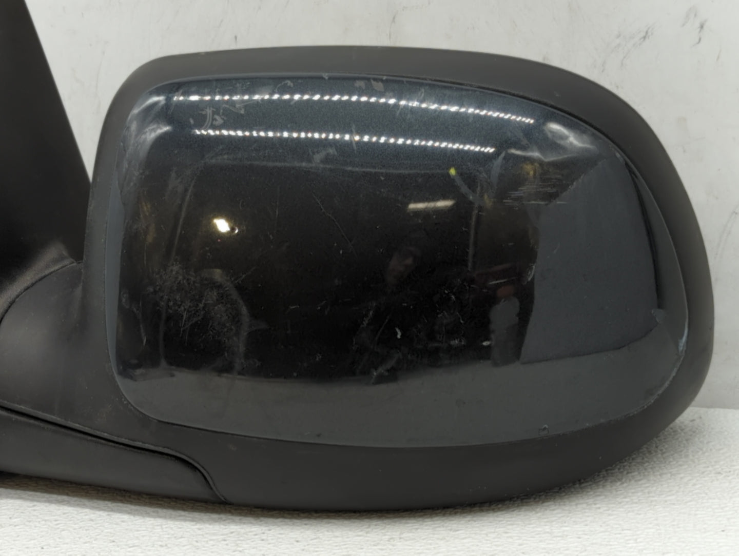 2003-2004 Chevrolet Tahoe Driver Side View Mirror - Left Door Mirror OEM Used - Oemusedautoparts1.com