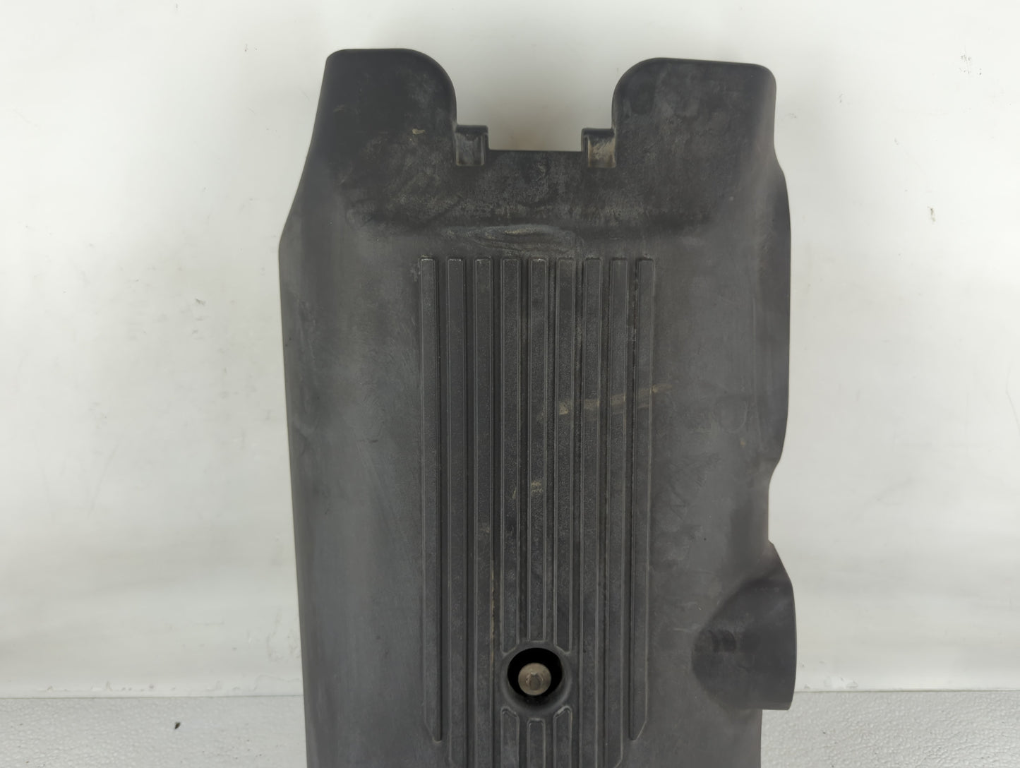 2003 Chevrolet Tahoe Engine Cover - Oemusedautoparts1.com