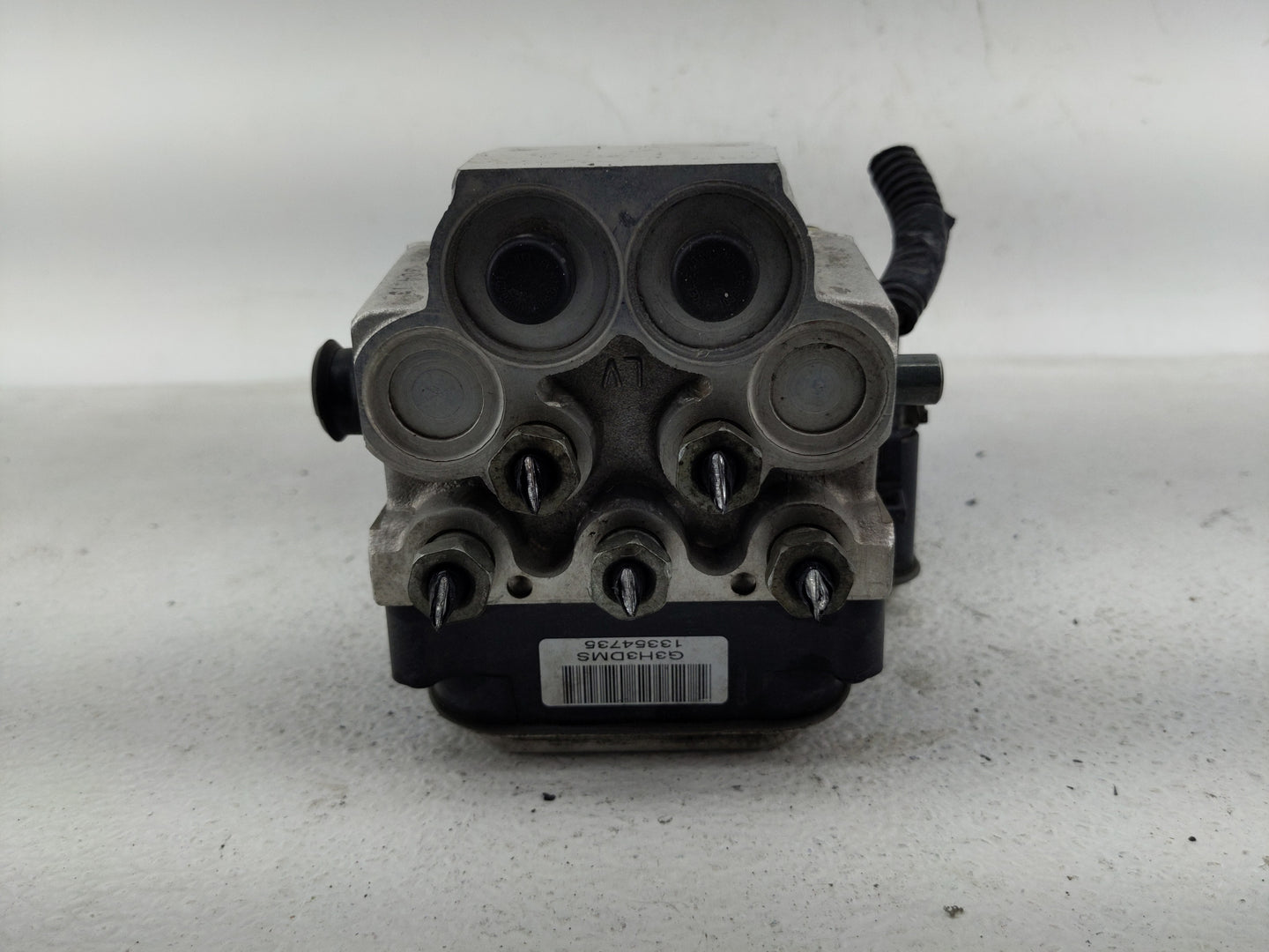 2002-2003 Chevrolet Trailblazer ABS Pump Control Module Replacement P/N:13354735 Fits Fits 2002 2003 OEM Used Auto Parts - O