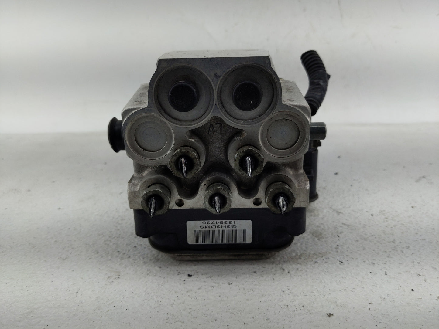 2002-2003 Chevrolet Trailblazer ABS Pump Control Module Replacement P/N:13354735 Fits Fits 2002 2003 OEM Used Auto Parts - O