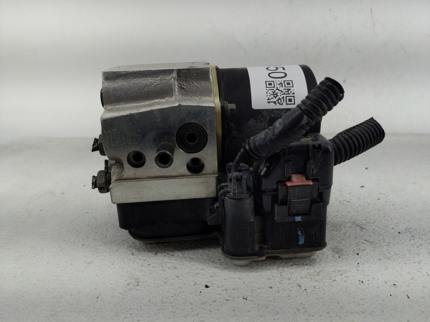 2002-2003 Chevrolet Trailblazer ABS Pump Control Module Replacement P/N:13354735 Fits Fits 2002 2003 OEM Used Auto Parts - O