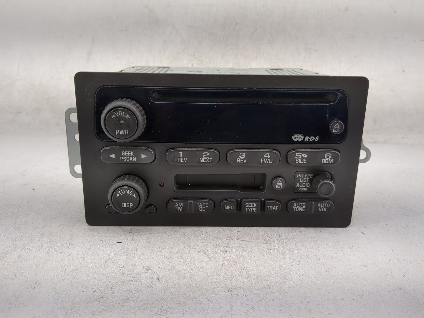 2002-2003 Chevrolet Trailblazer Radio AM FM Cd Player Receiver Replacement P/N:15169562 Fits Fits 2002 2003 OEM Used Auto Pa