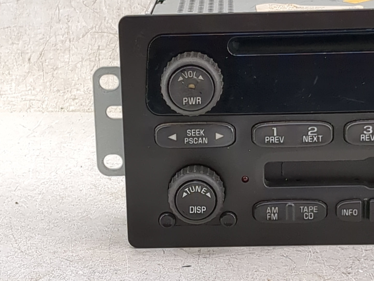 2002-2003 Chevrolet Trailblazer Radio AM FM Cd Player Receiver Replacement P/N:15169562 Fits Fits 2002 2003 OEM Used Auto Pa