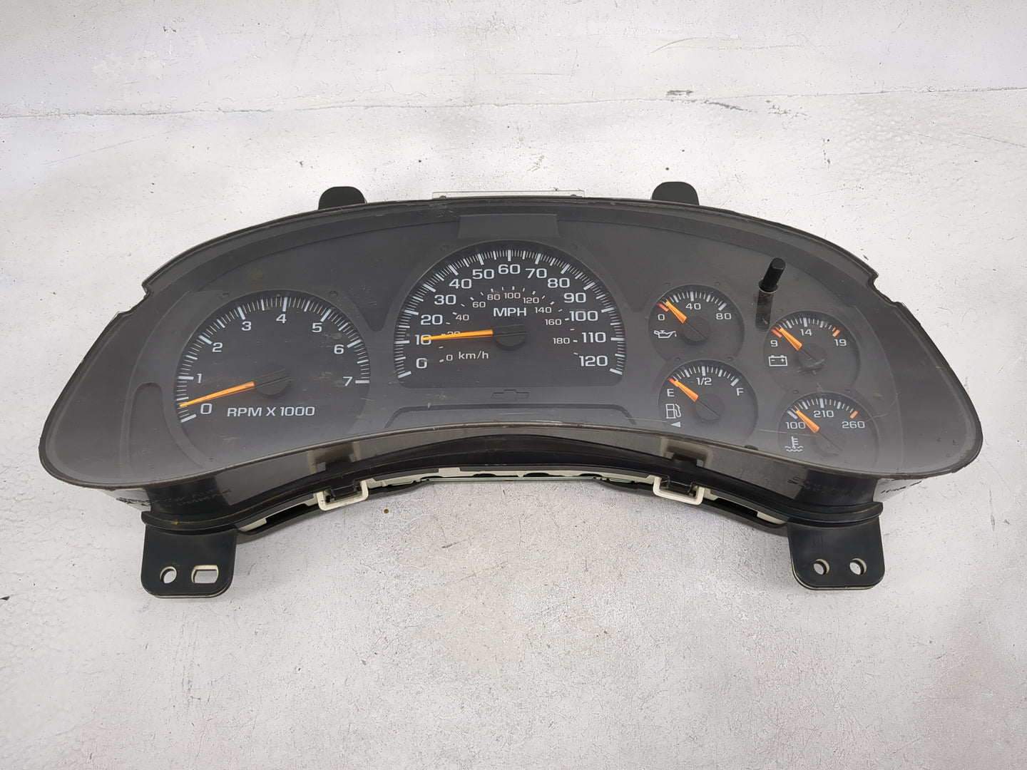 2003-2004 Chevrolet Trailblazer Instrument Cluster Speedometer Gauges P/N:15115884 50H1FJF031930P9T Miles: Fits Fits 2003 20