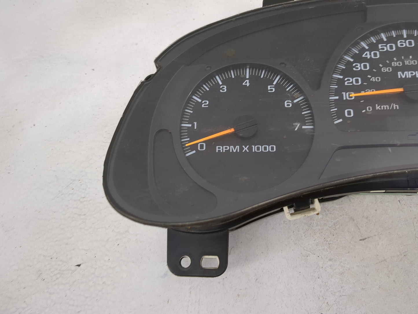 2003-2004 Chevrolet Trailblazer Instrument Cluster Speedometer Gauges P/N:15115884 50H1FJF031930P9T Miles: Fits Fits 2003 20