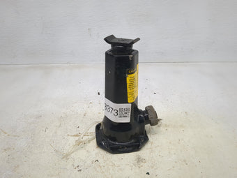 compare product 2003 Chevrolet Trailblazer Ext Spare Scissor Car Jack