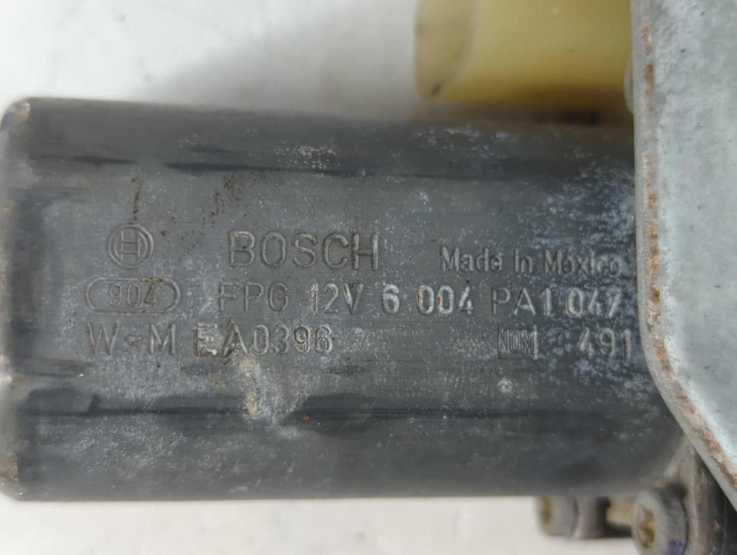 2002-2006 Chevrolet Trailblazer Ext Driver Rear Left Power Window Motor - Oemusedautoparts1.com