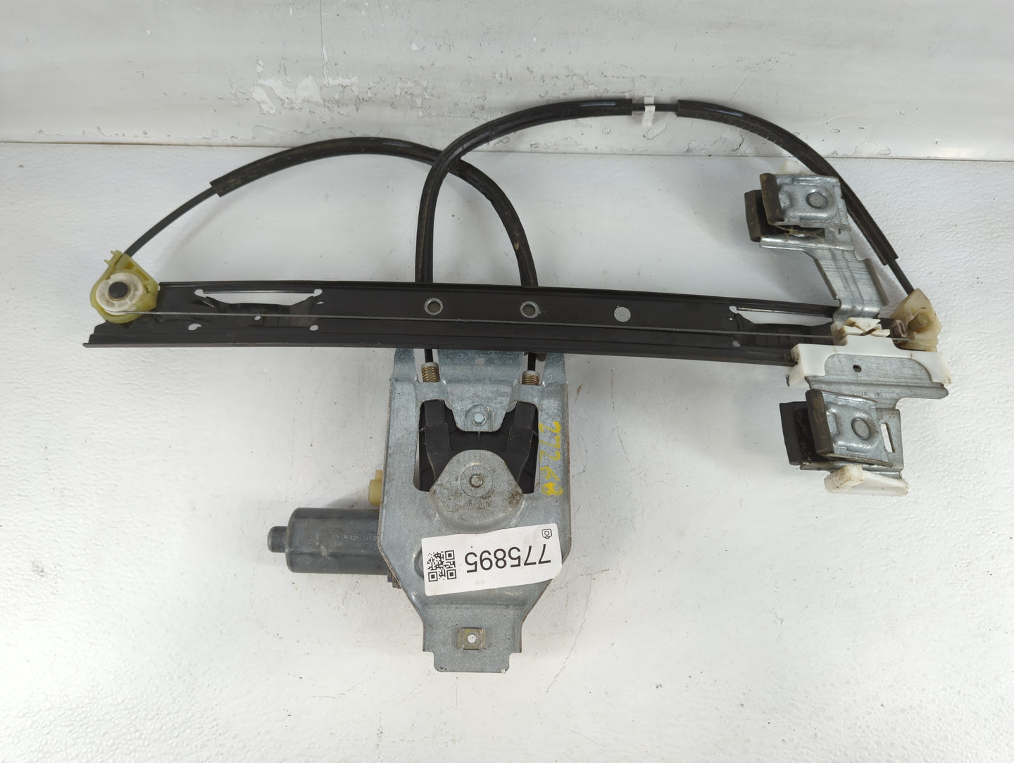 2002-2006 Chevrolet Trailblazer Ext Driver Rear Left Power Window Motor - Oemusedautoparts1.com