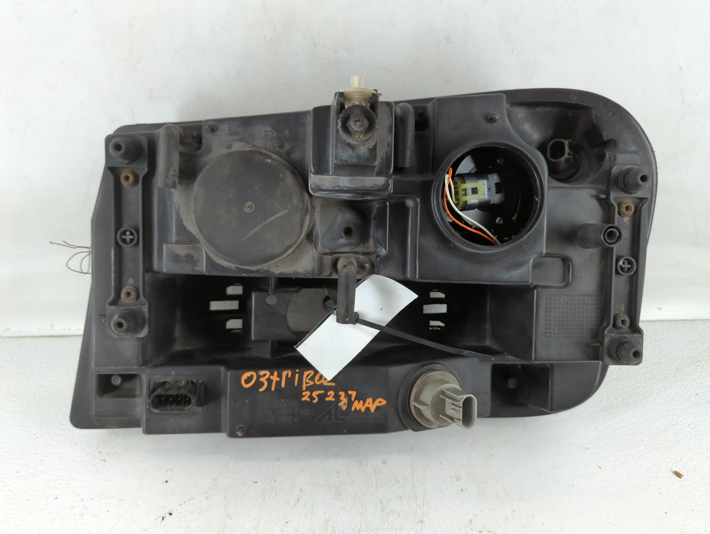 Chevrolet Trlblz Passenger Right Oem Head Light Headlight Lamp - Oemusedautoparts1.com