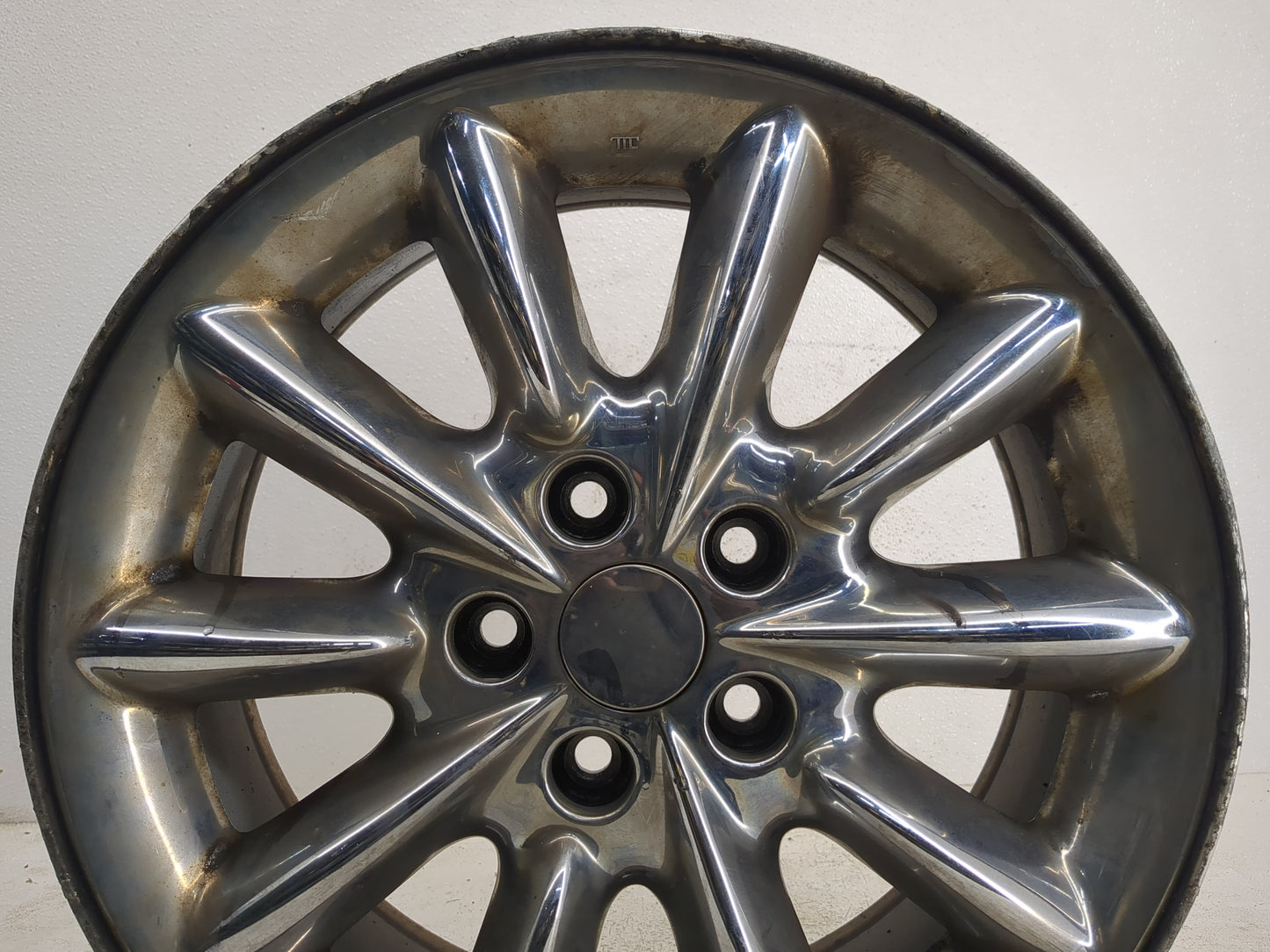 2003-2004 Chrysler 300m Oem Wheel Rim 1142763 - Oemusedautoparts1.com
