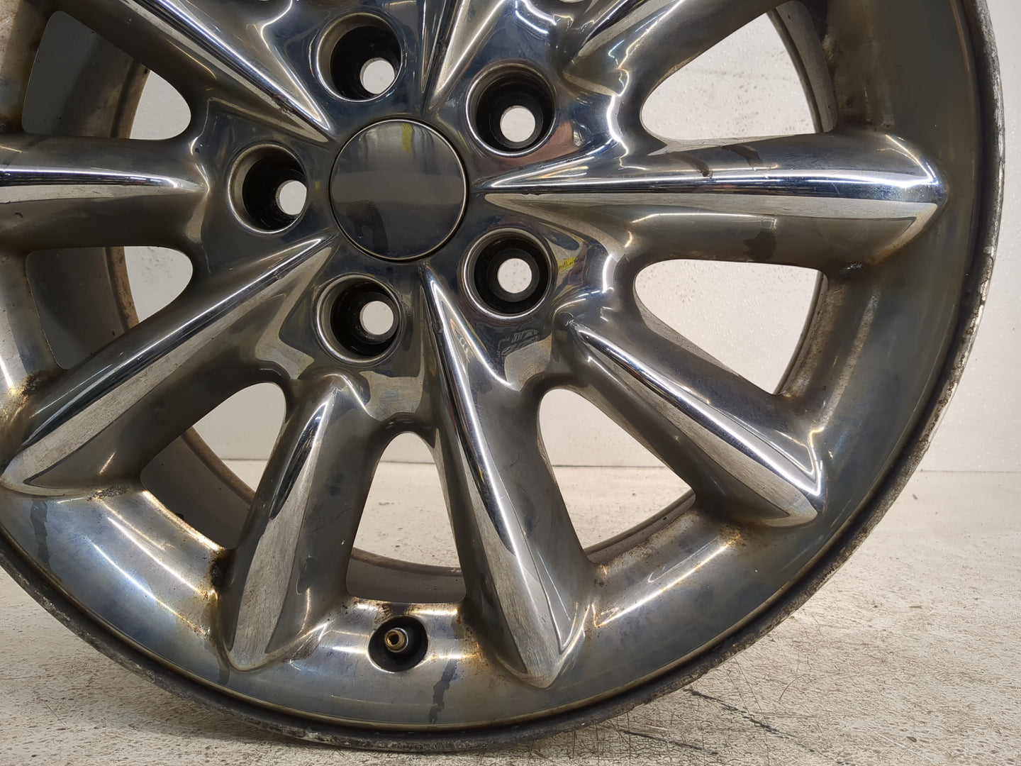 2003-2004 Chrysler 300m Oem Wheel Rim 1142763 - Oemusedautoparts1.com