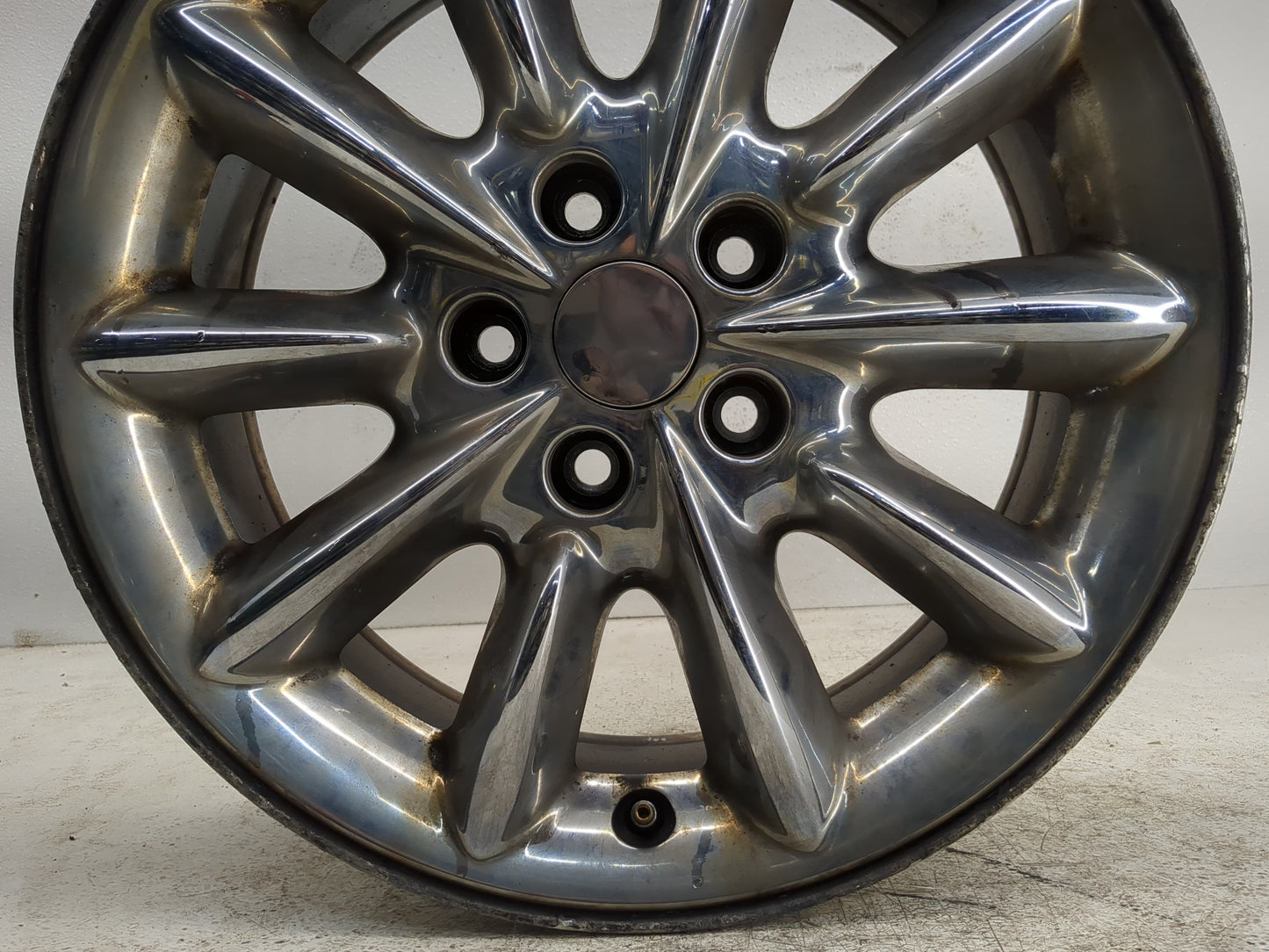 2003-2004 Chrysler 300m Oem Wheel Rim 1142763 - Oemusedautoparts1.com