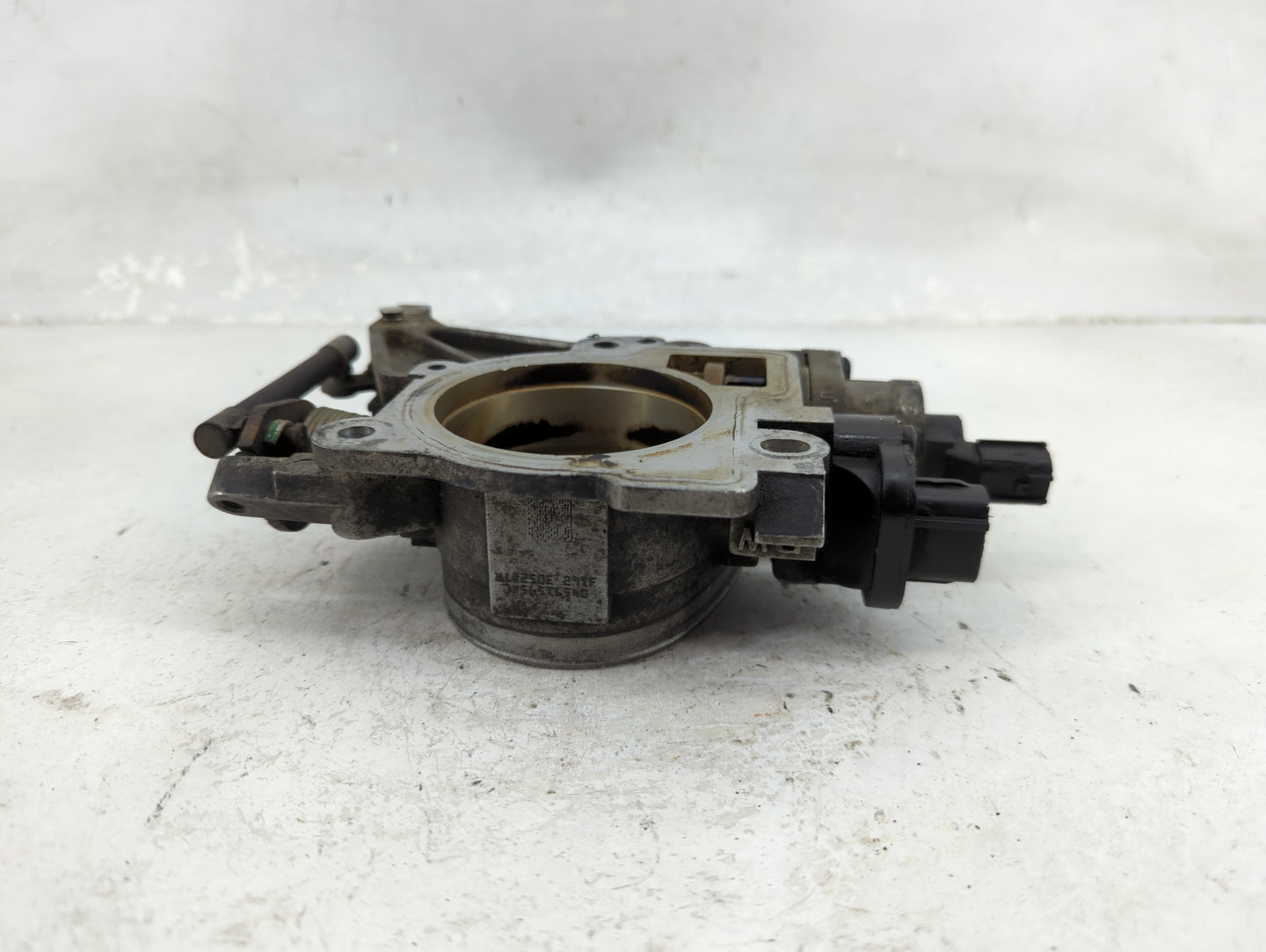 2003-2004 Chrysler 300m Throttle Body Fits Fits 2003 2004 OEM Used Auto Parts - Oemusedautoparts1.com