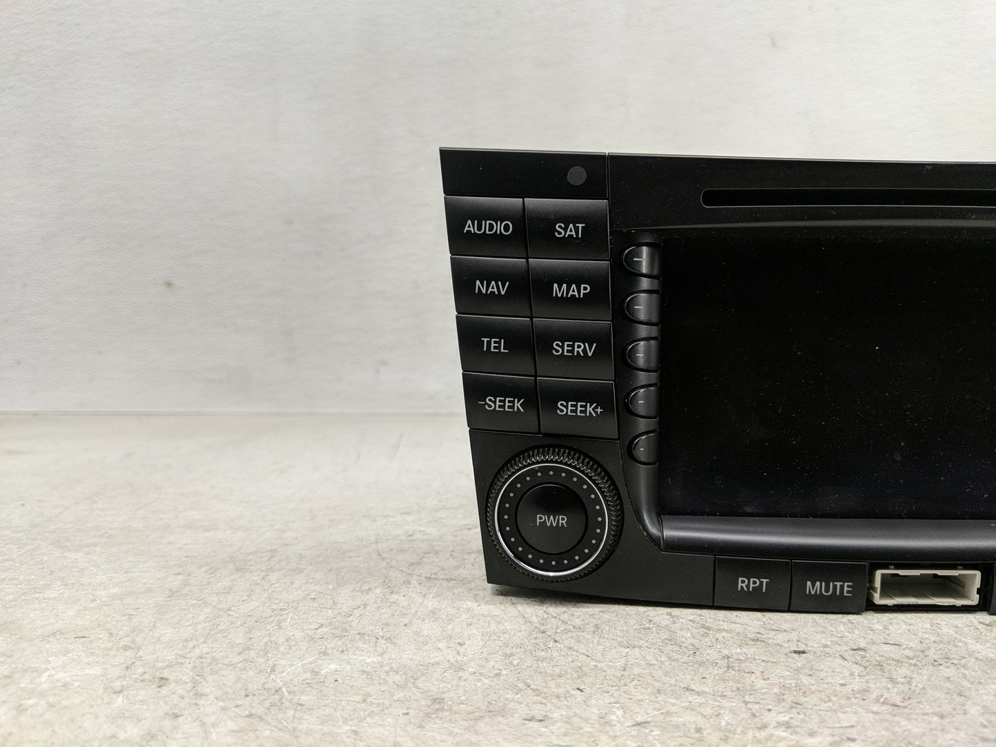 2003 Chrysler E Class Radio AM FM Cd Player Receiver Replacement P/N:A 211 870 02 89 Fits OEM Used Auto Parts - Oemusedautop