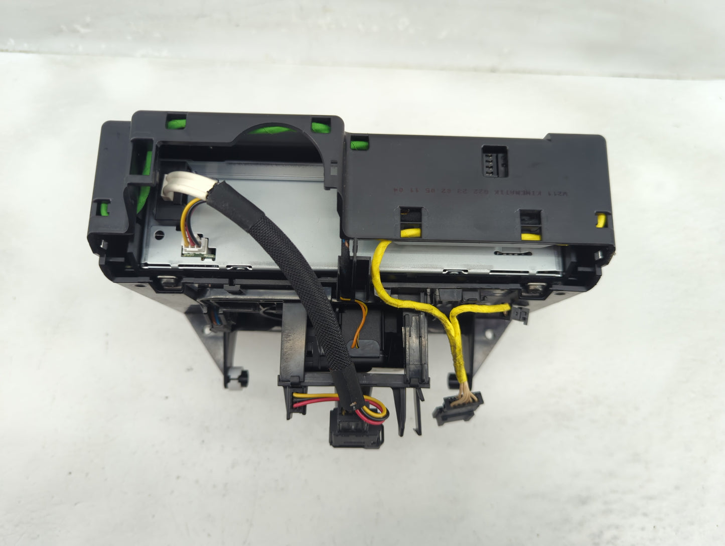 2003 Chrysler E Class Radio AM FM Cd Player Receiver Replacement P/N:A 211 870 02 89 Fits OEM Used Auto Parts - Oemusedautop