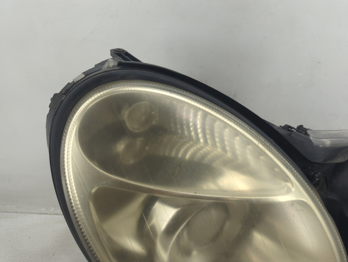 Chrysler E Class Passenger Right Oem Head Light Headlight Lamp - Oemusedautoparts1.com