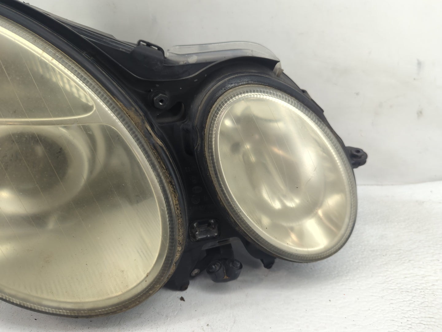 Chrysler E Class Passenger Right Oem Head Light Headlight Lamp - Oemusedautoparts1.com