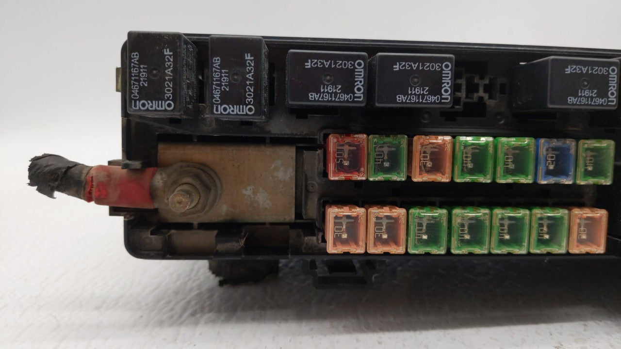 2000-2001 Chrysler Lhs Fusebox Fuse Box Panel Relay Module P/N:P05081004AA P05081000AC Fits Fits 2000 2001 2002 2003 2004 OE