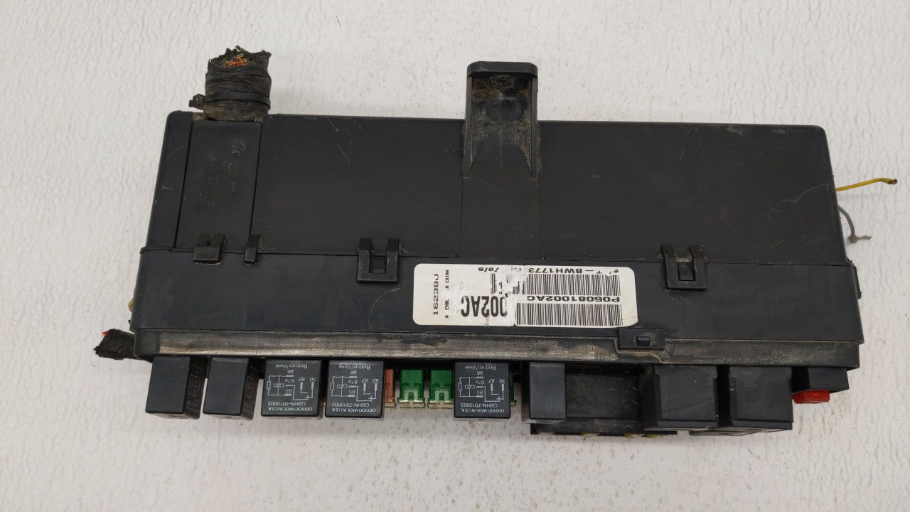 2000-2001 Chrysler Lhs Fusebox Fuse Box Panel Relay Module P/N:P05081004AA P05081000AC Fits Fits 2000 2001 2002 2003 2004 OE