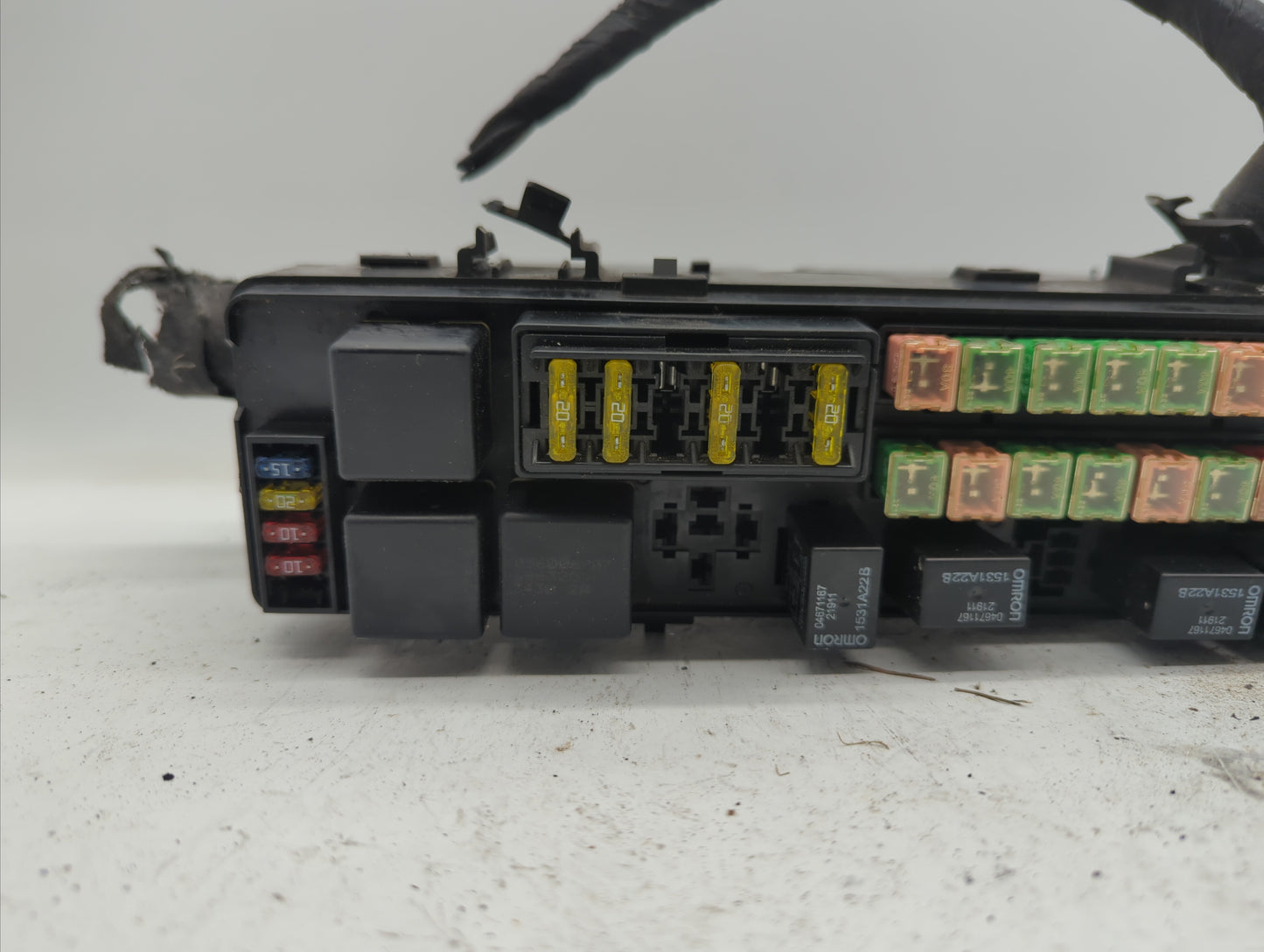 2000-2001 Chrysler Lhs Fusebox Fuse Box Panel Relay Module P/N:P05081004AA P05081000AC Fits Fits 2000 2001 2002 2003 2004 OE