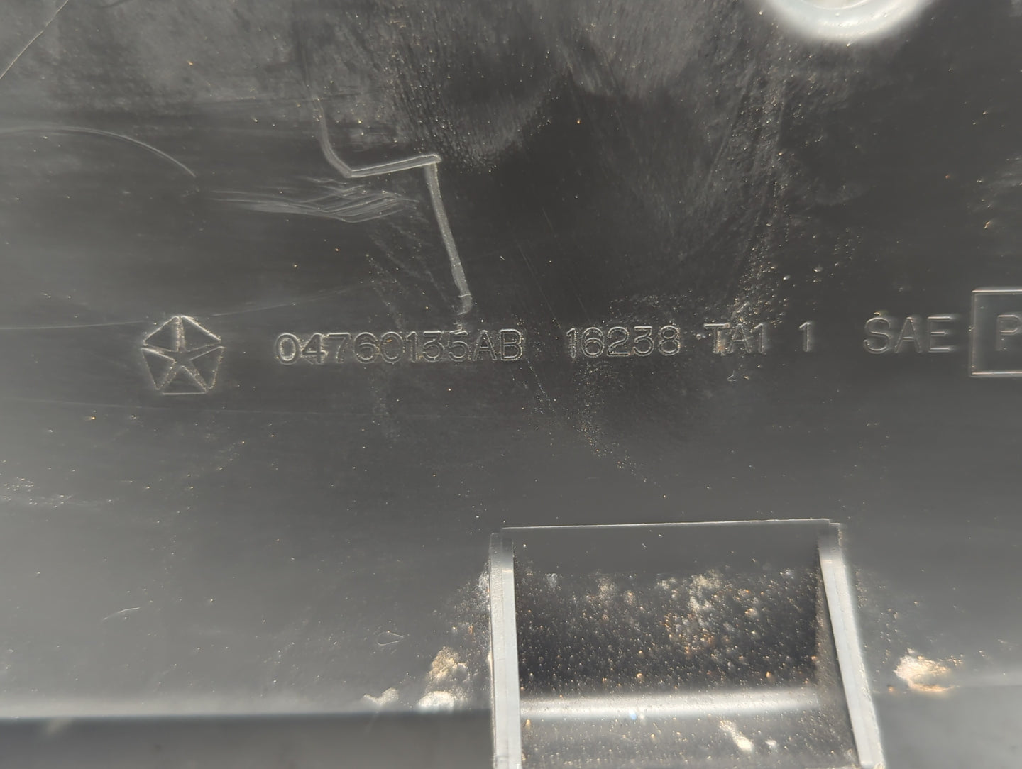 2000-2001 Chrysler Lhs Fusebox Fuse Box Panel Relay Module P/N:P05081004AA P05081000AC Fits Fits 2000 2001 2002 2003 2004 OE