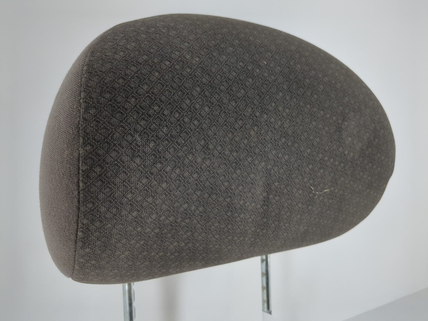 2002-2005 Chrysler Pt Cruiser Headrest Head Rest Rear Seat Fits Fits 2002 2003 2004 2005 OEM Used Auto Parts - Oemusedautopa