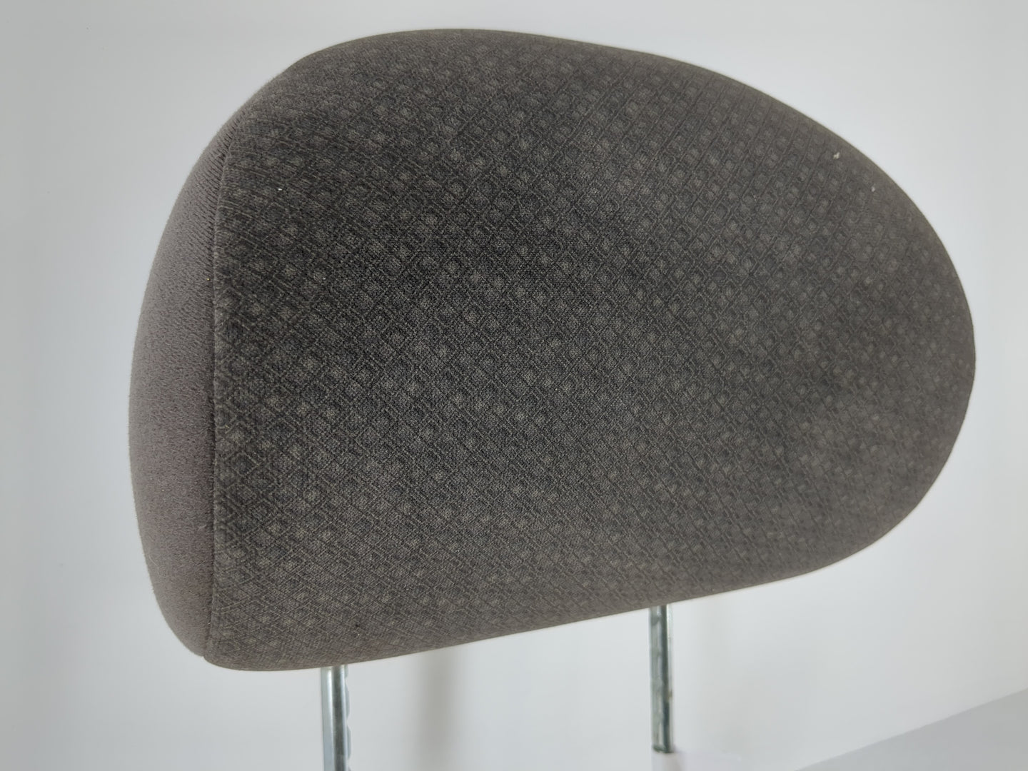 2002-2005 Chrysler Pt Cruiser Headrest Head Rest Front Driver Passenger Seat Fits Fits 2002 2003 2004 2005 OEM Used Auto Par