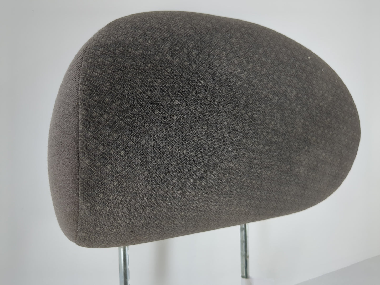 2002-2005 Chrysler Pt Cruiser Headrest Head Rest Front Driver Passenger Seat Fits Fits 2002 2003 2004 2005 OEM Used Auto Par