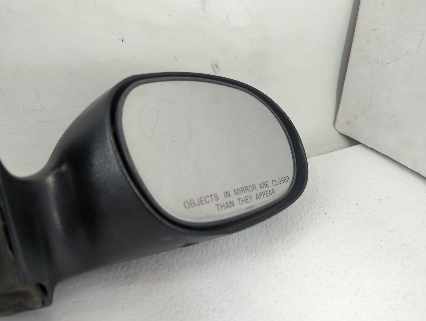 2001-2004 Chrysler Pt Cruiser Passenger Side View Mirror - Right Door Mirror OEM Used - Oemusedautoparts1.com