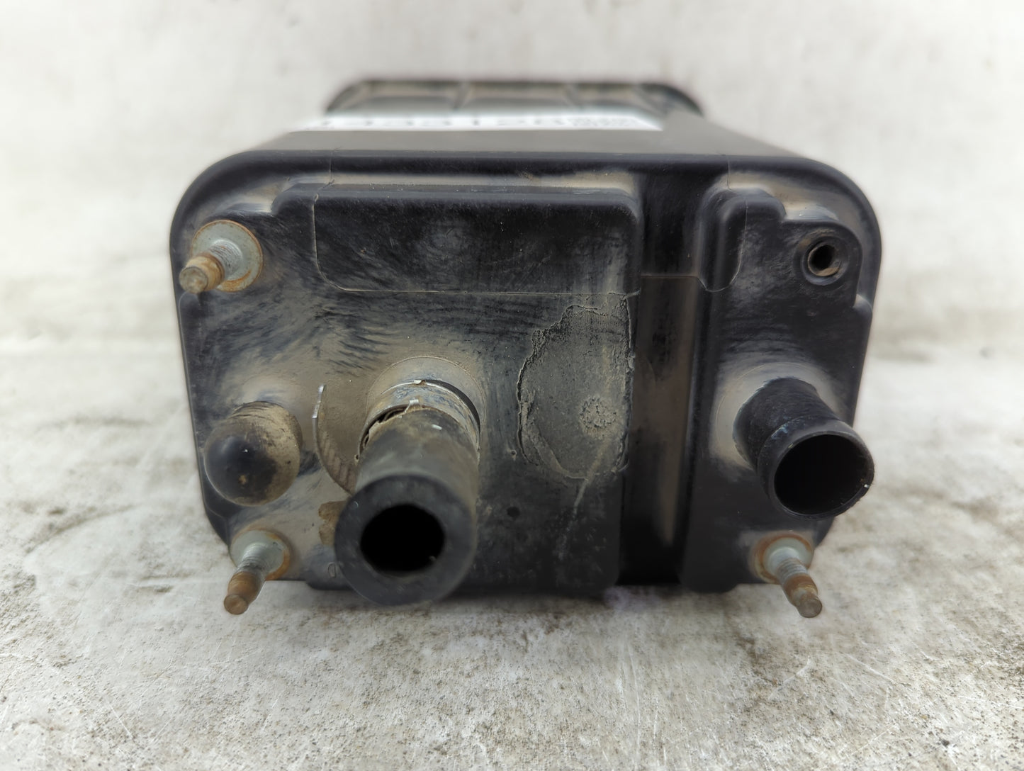 2003 Chrysler Pt Cruiser Fuel Vapor Charcoal Canister - Oemusedautoparts1.com