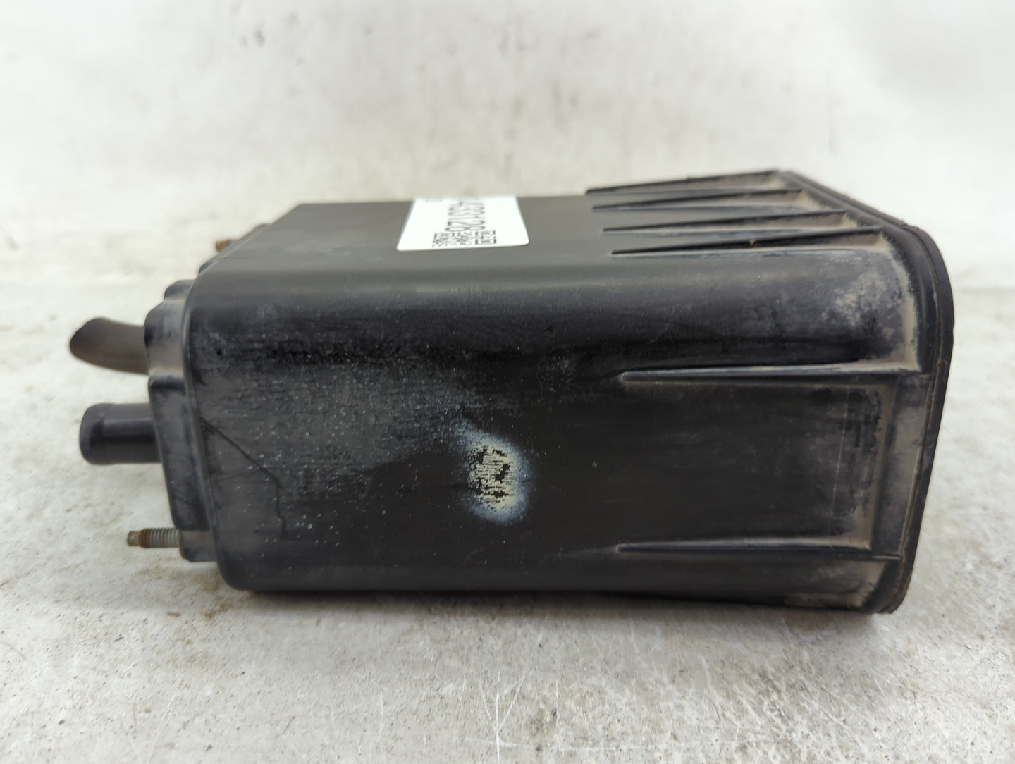 2003 Chrysler Pt Cruiser Fuel Vapor Charcoal Canister - Oemusedautoparts1.com