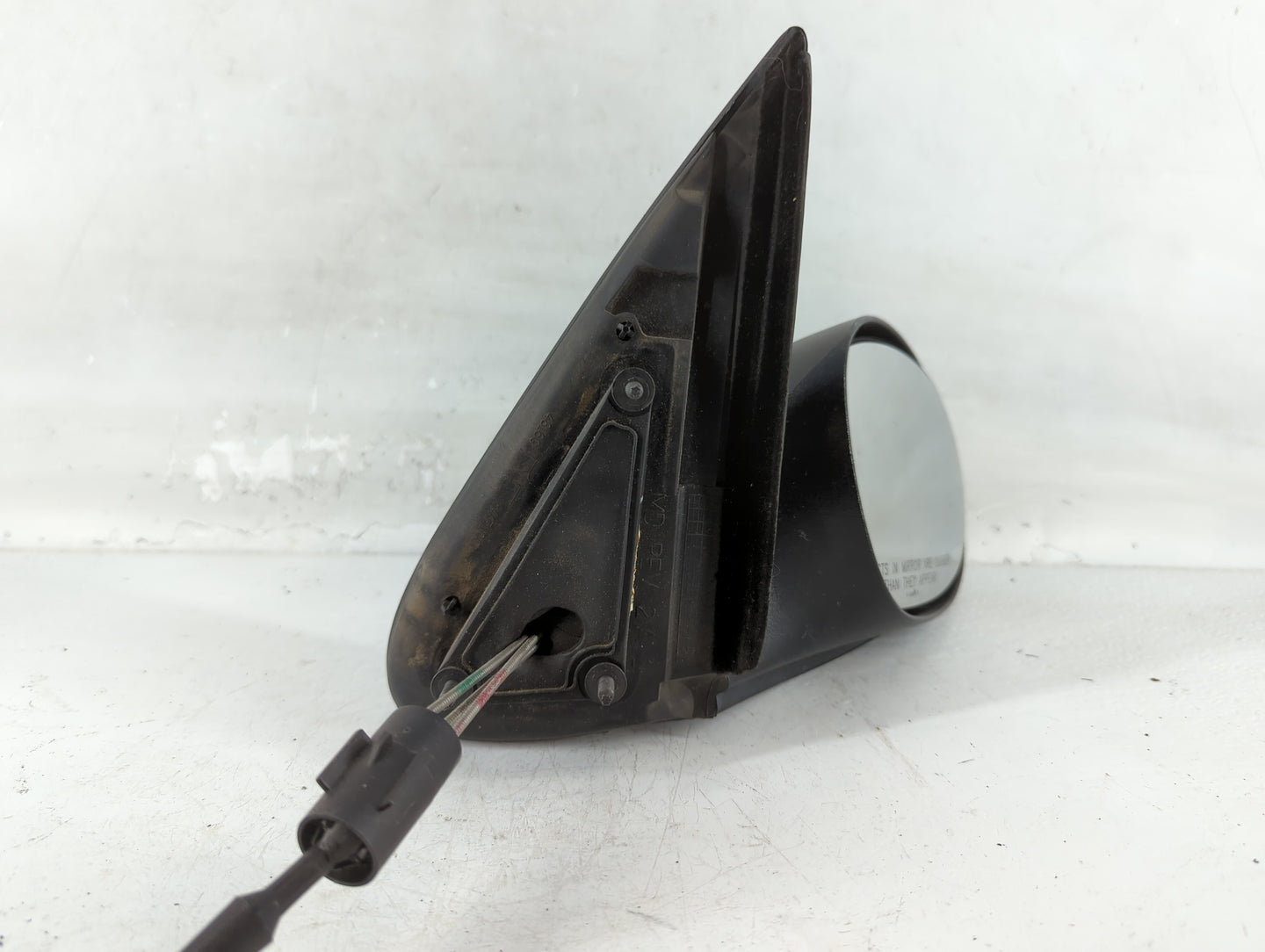 2007-2008 Chrysler Pt Cruiser Driver Side View Mirror - Left Door Mirror OEM Used - Oemusedautoparts1.com
