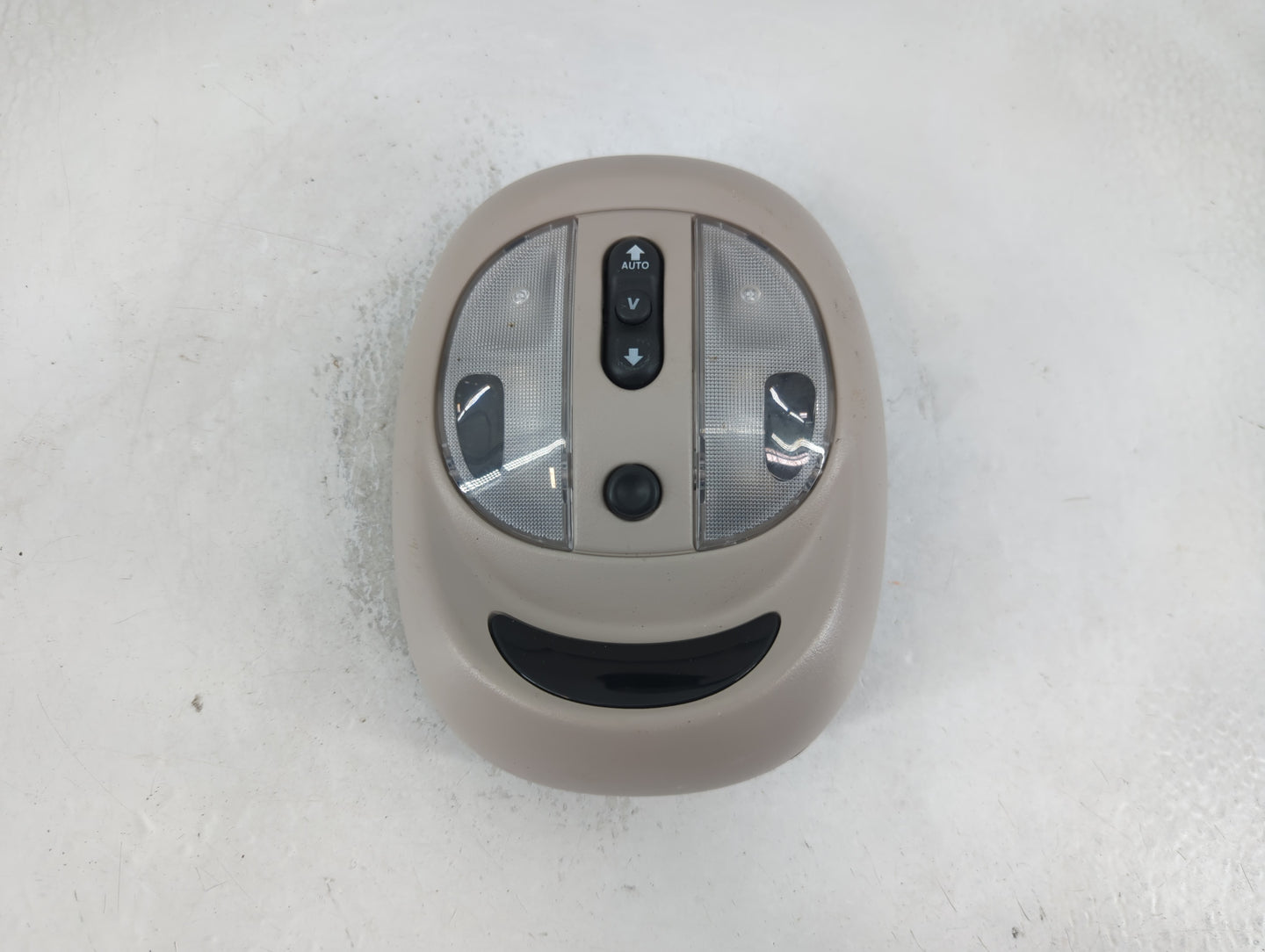2003 Chrysler Pt Cruiser Overhead Roof Console - Oemusedautoparts1.com