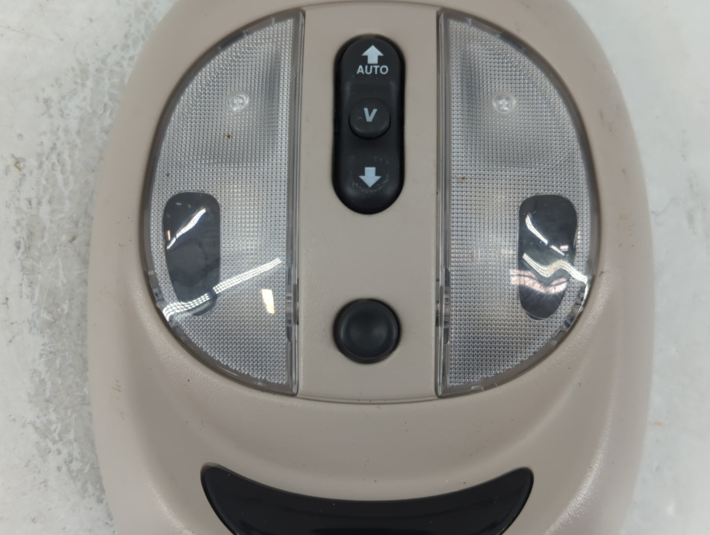2003 Chrysler Pt Cruiser Overhead Roof Console - Oemusedautoparts1.com