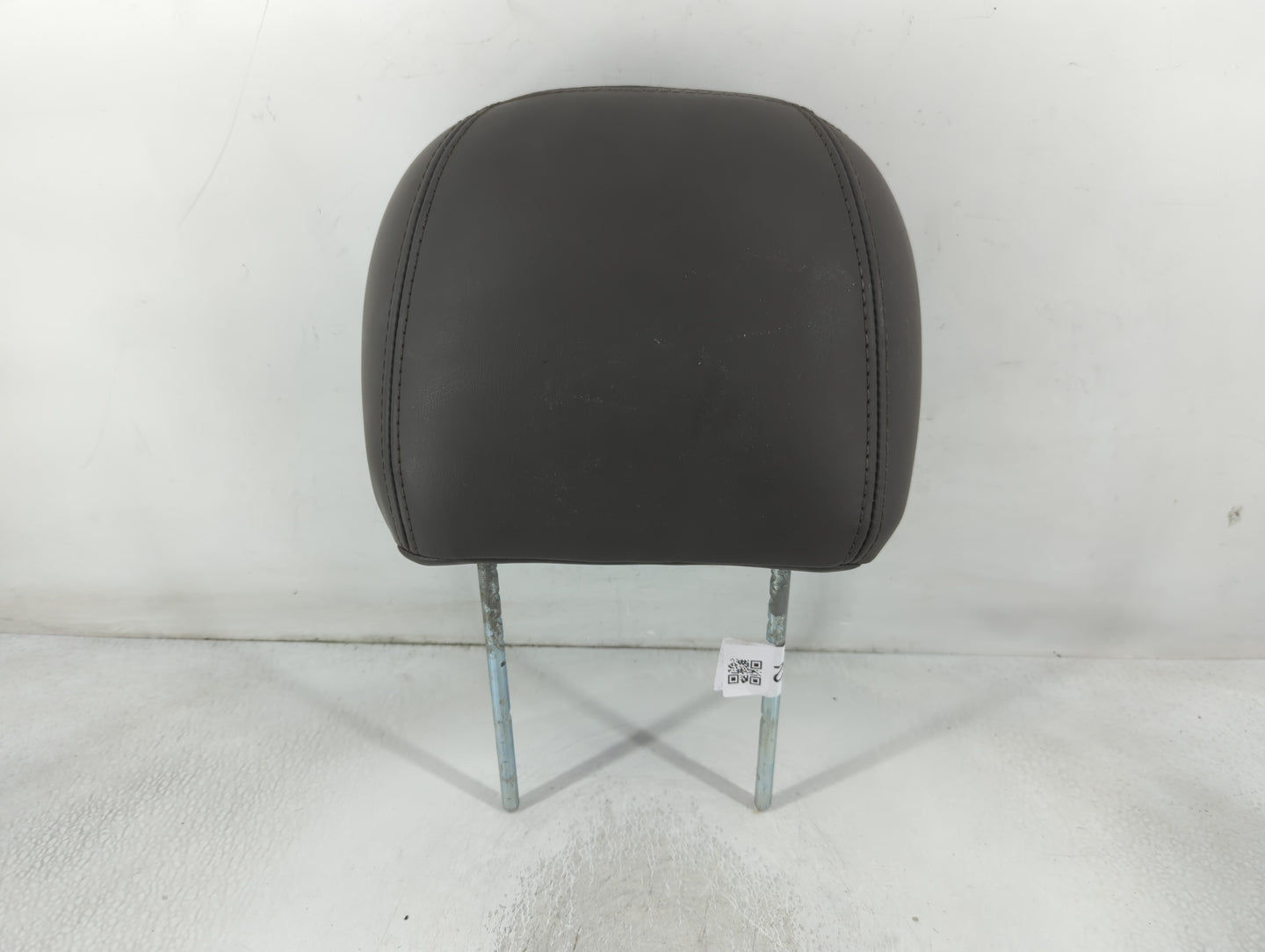 2003-2005 Chrysler Pt Cruiser Headrest Head Rest Front Driver Passenger Seat Fits Fits 2003 2004 2005 OEM Used Auto Parts - 