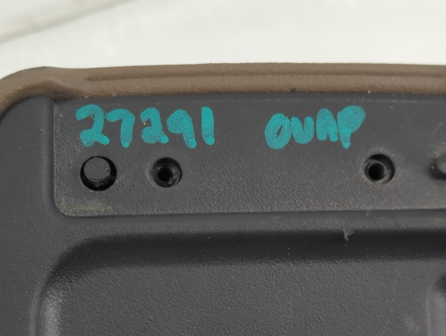 2001-2003 Chrysler Sebring Center Console Armrest Cover Lid Fits Fits 2001 2002 2003 OEM Used Auto Parts - Oemusedautoparts1