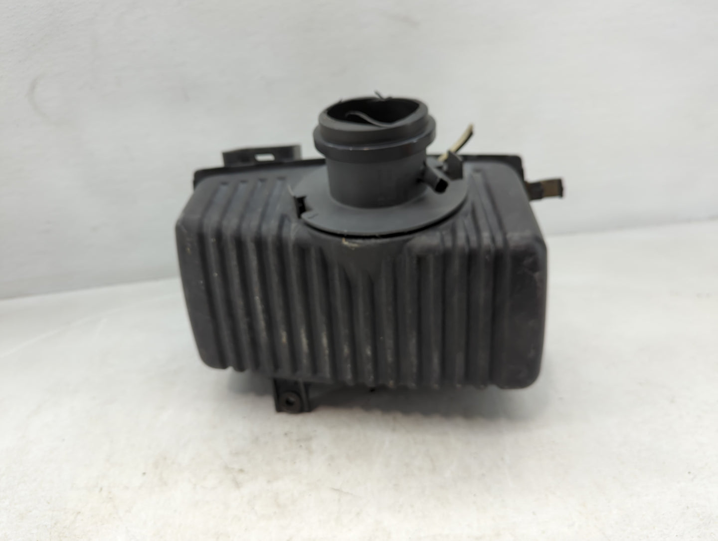 2001-2006 Chrysler Sebring Air Cleaner Intake-duct Hose Tube - Oemusedautoparts1.com