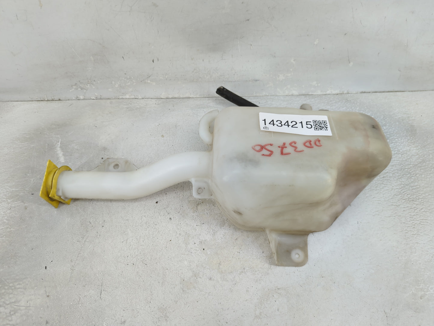 2001 Town & Country Windshield Washer Fluid Reservoir Bottle Oem - Oemusedautoparts1.com